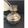 Image 2 : Aladdin Oil Lamp And Shade