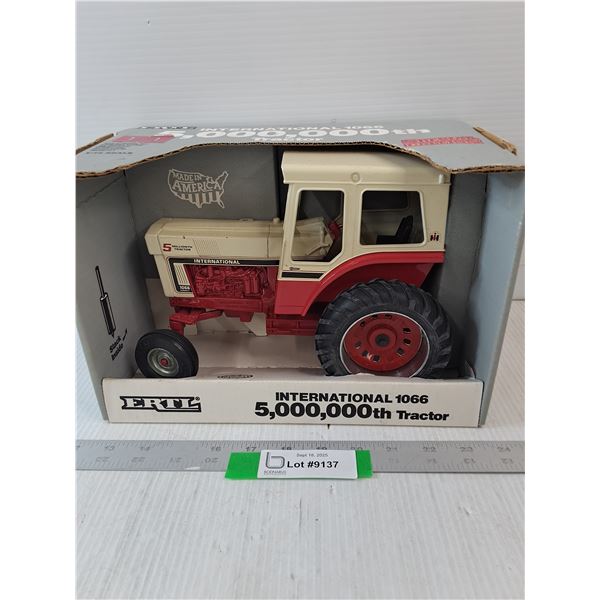 ERTL International 1066 5,000,000th Tractor- NIB