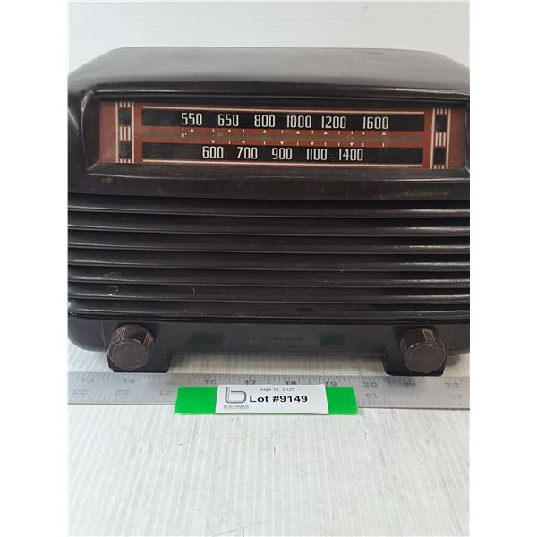 Philco Radio- 11" x 5.5" x 6.5"