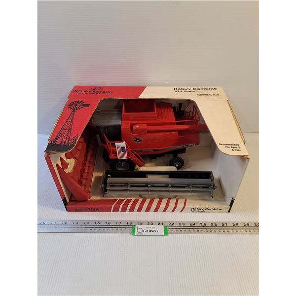 Scale Models 1/24 Massey Ferguson 8780XP Rotary Combine