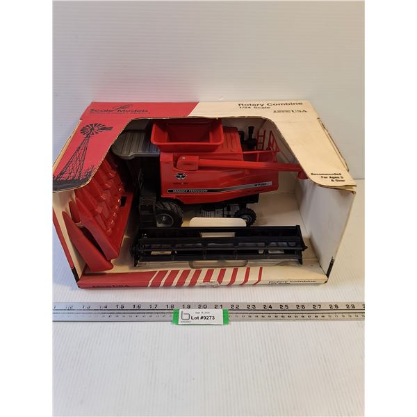 Scale Models 1/24 Massey Ferguson 8780XP Rotary Combine