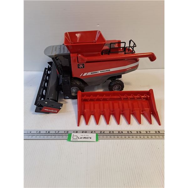 Scale Models 1/24 Massey Ferguson 9895 Rotary Combine