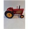 Image 2 : ERTL 1/20 Massey Harris 555 Tractor