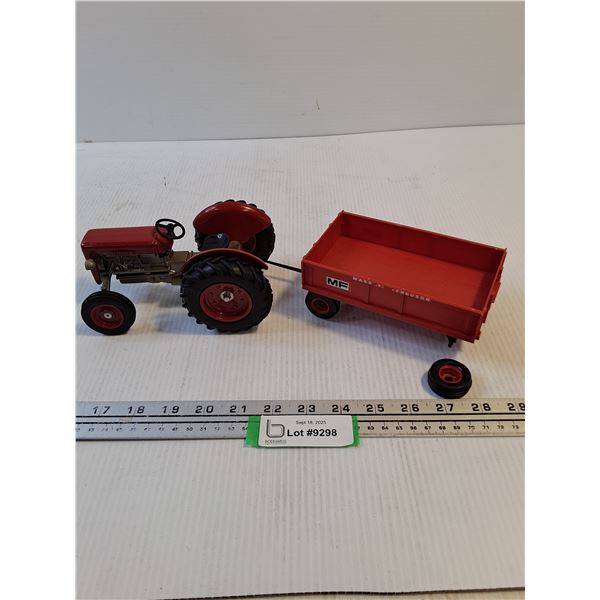 ERTL 1/20 Scale Massey-Ferguson Tractor & Wagon - As is