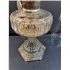 Image 6 : Antique Aladdian B-106 Corinthian Clear Glass Kerosene/Oil Lamp & Glass Hurricane