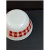 Image 5 : (2) Fire King Mixing Bowls - 8" x 4" - Red Gingham Pattern & Avocado Kitchen Pattern