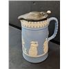 Image 2 : Pale Blue Pitcher With A Lid