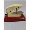 Image 5 : Stracs  Child's Sewing Machine- 10" x 4.5" 5.5"
