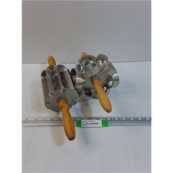 (2) Vintage Dough Rolling Pins/Cutters