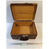 Image 1 : Vintage Wooden Case 14x10.5x7" - Lock Mechanism Broken