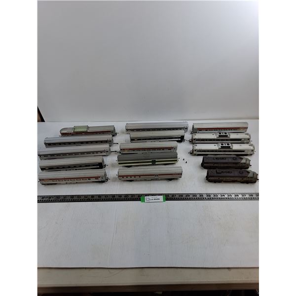 (15) HO Model CP/CN Train Cars (2-Engines, 12-Passenger, 1-Ambulance)