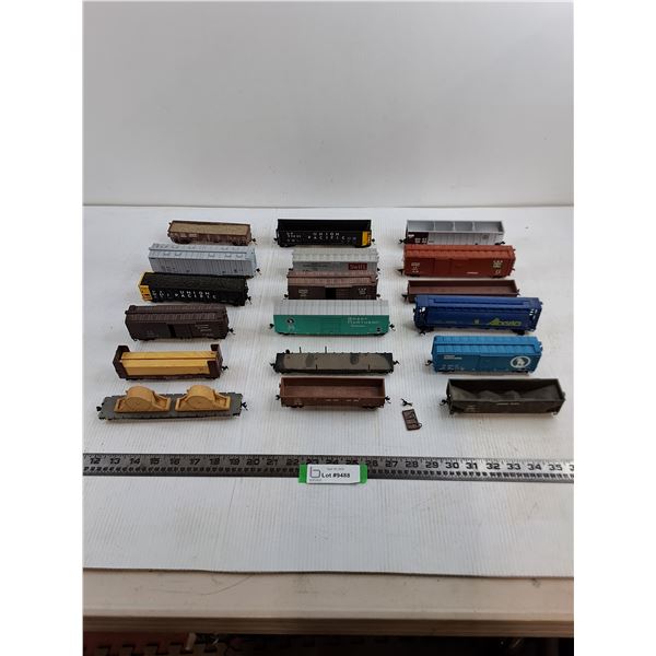 (18) HO Model CN/CP/UP/GN Train Cars