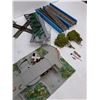 Image 4 : Assorted Model Train Set Tracks & Diorama Pieces