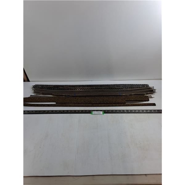 Mostly 3' HO Model Train Set Track Lengths & Rubber Supports - PICK UP