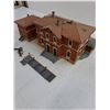 Image 3 : Model Train Diorama Train Station - Needs Some Repairs