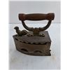 Image 2 : Antique Sad Iron - 8x8x4"