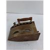 Image 3 : Antique Sad Iron - 8x8x4"