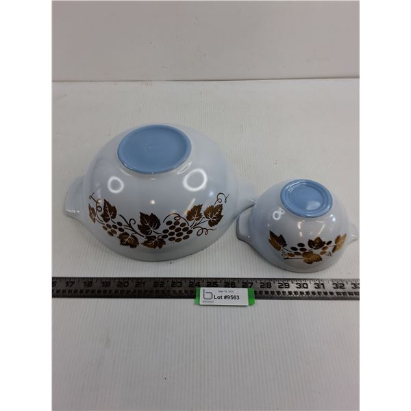 Set of 2 Pyrex "Golden Grapes" Mixing Bowls - 10" & 6" Dia