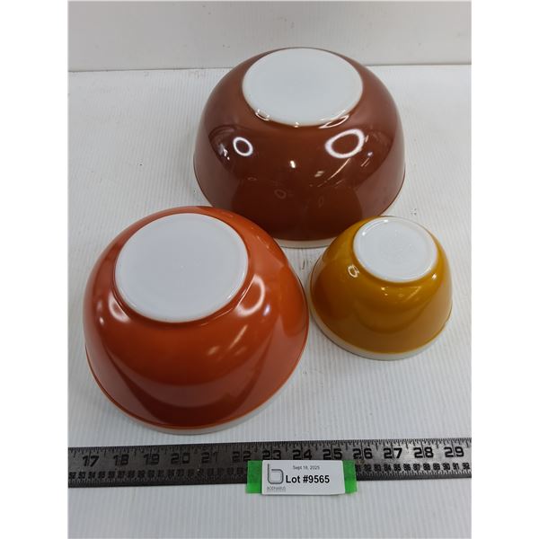 Set of 3 Pyrex Brown/Orange/Yellow Mixing Bowls - 10", 9", 6" Dias