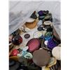 Image 3 : (2) Bags Of Buttons & Black Bag