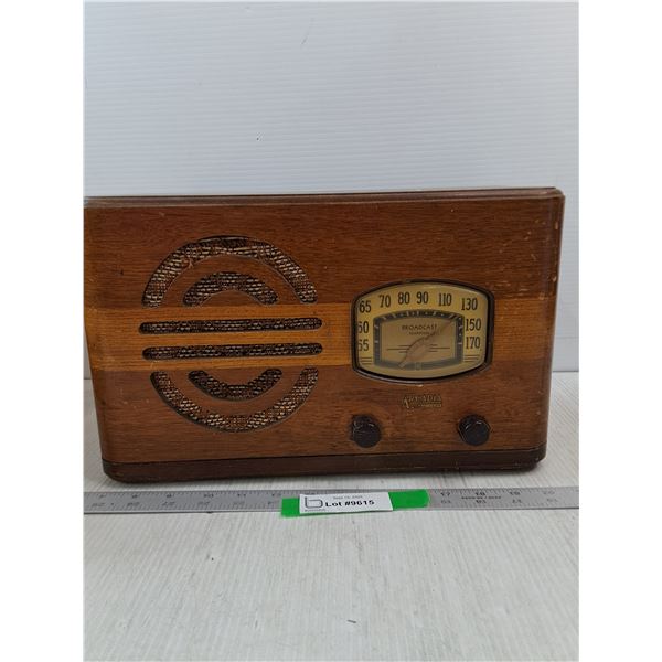 Arcadia Macleods Battery Operated Radio- 14" x 6" x 8.5"