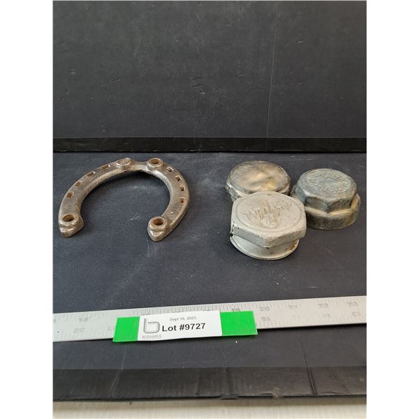 (3) Wheel Bearing Covers and Horse Shoe