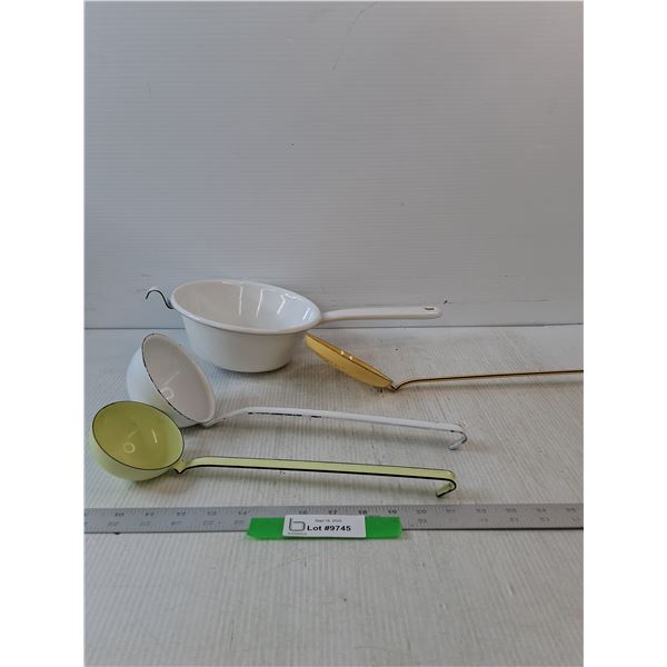 Vintage (2) Metal Kitchen Strainers & (2) Soup Ladles