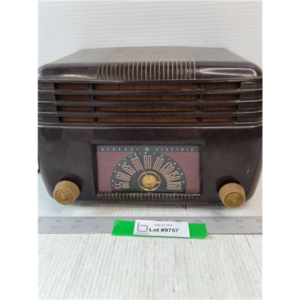 General Electric Radio Receiver- 12" x 7.5" x 8"- As Is