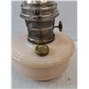 Image 5 : Aladdin Oil Lamp Model E