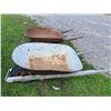 Image 2 : WHEELBARROWS, LOT OF TWO