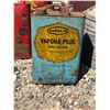 Image 8 : VINTAGE OIL AND GAS CANS