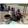 Image 3 : POTS, JUGS, AND MISCELLANEOUS GARDEN DÉCOR