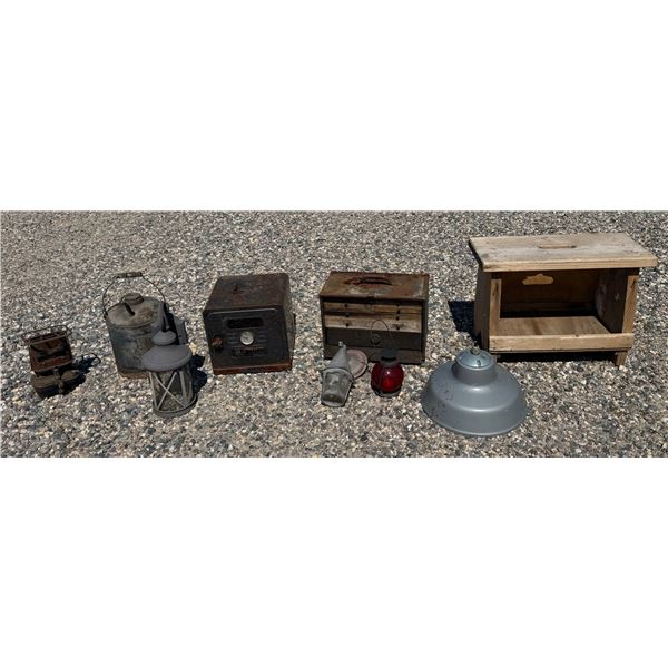 VINTAGE MISCELLANEOUS WOODEN ITEMS