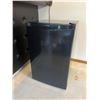 Image 1 : Kenmore Mini Refrigerator