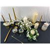 Image 1 : Gold & Floral Candle Decor