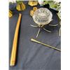 Image 2 : Gold & Floral Candle Decor