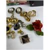Image 2 : Vintage Costume Jewelry Lot