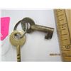Image 3 : Pair of Brass Keys One Large