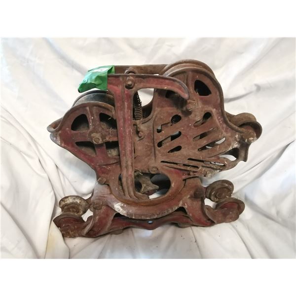 Antique barn lift