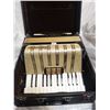 Image 2 : Hohner german accordion