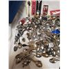 Image 2 : 220 collector spoons