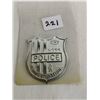 Image 1 : Investigation police badge