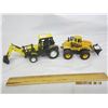 Image 5 : Lot of 2 Toy Tractors Loader and Tractor with Backhoe on the Front