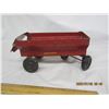 Image 4 : Lincoln Toys Massey Harris Hay Wagon in Good Shape