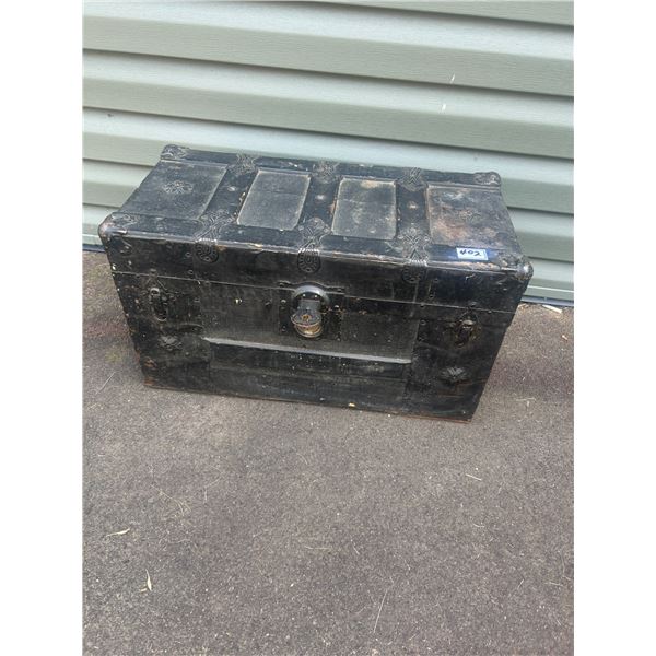 Steamer trunk early 1900's 24w-12D-14h