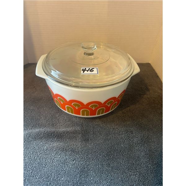 Pyrex bowl +lid - 9" across - art deco