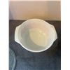 Image 3 : Pyrex bowl +lid - 9" across - art deco