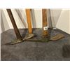 Image 5 : 2 mining picks 10" and 13" head