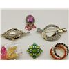 Image 4 : Eleven vintage broaches