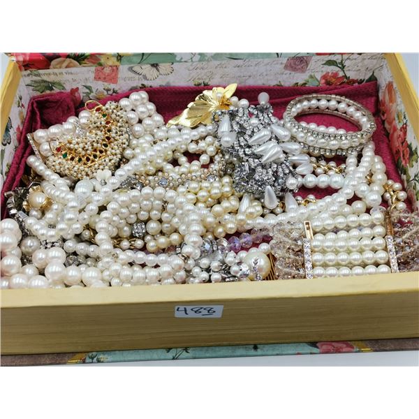 Pearl jewelry lot, lots of items